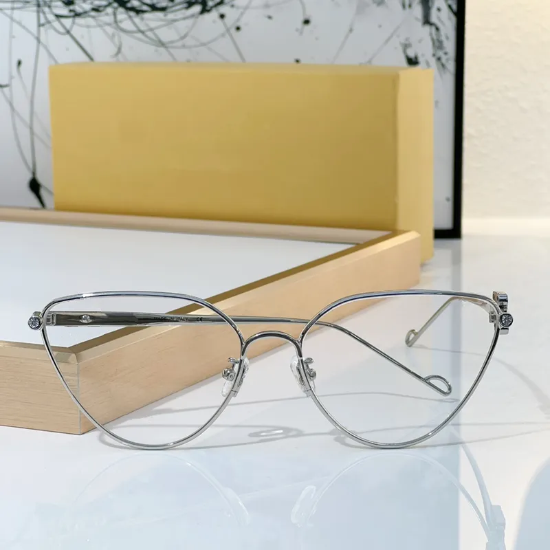 Cateye-Sonnenbrillenrahmen im neuen Design in Gold/Silber für Damen, leichter optischer Rahmen, einzelnes hohles Metallbein für verschreibungspflichtiges Komplettset-Etui 60–17