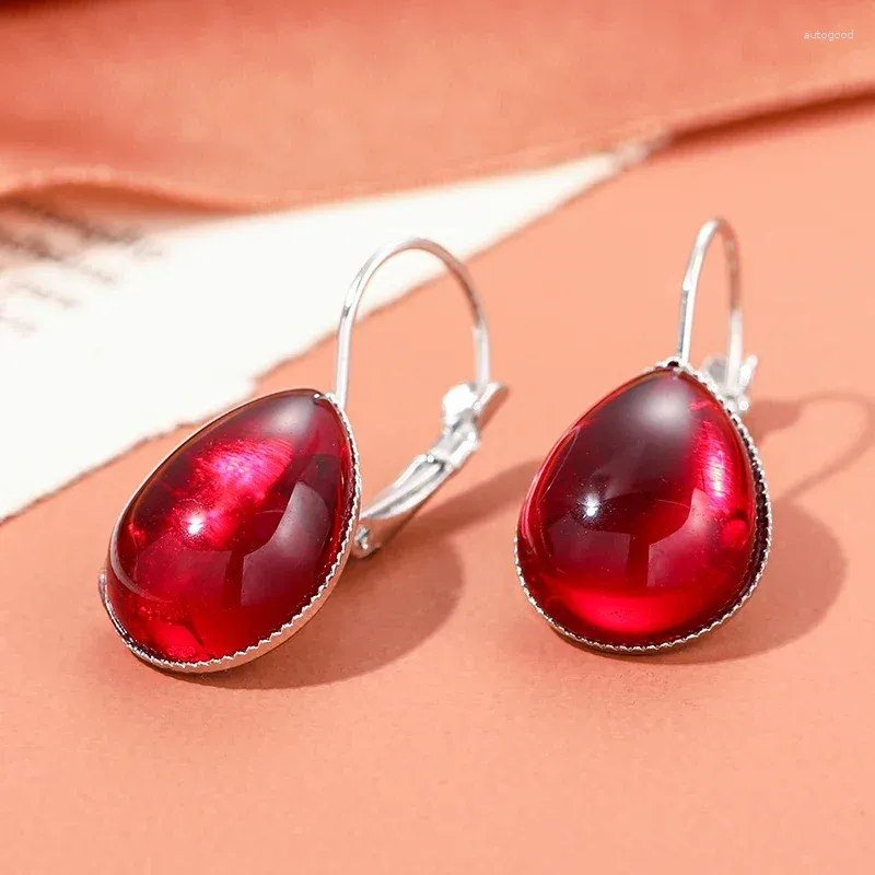 Boucles d'oreilles pendantes gothiques rouge sang pour femmes et filles, accessoires de sorcière Vampire, crochet d'oreille en cristal magique mystérieux, cadeaux de fête, 2024