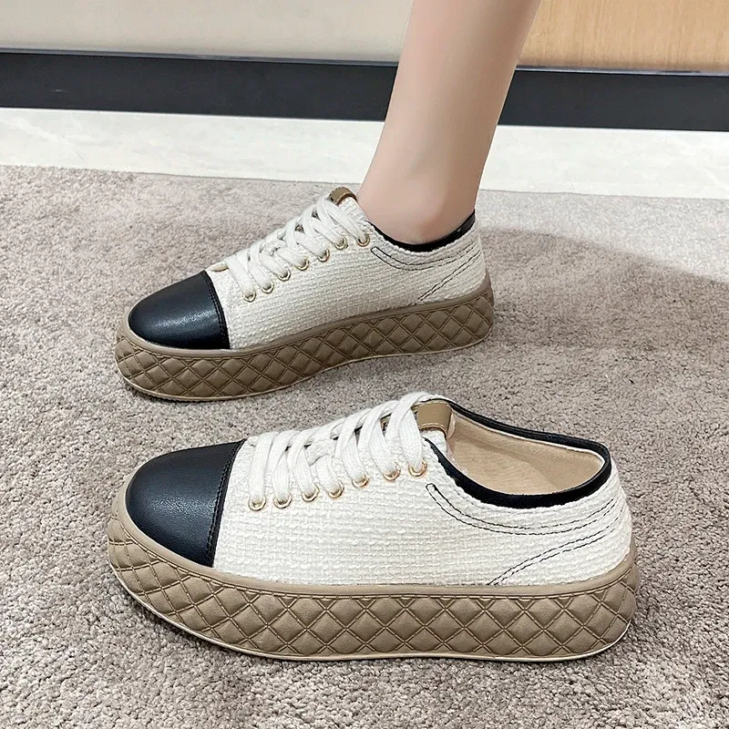 Pompes 2022 Fashion Femmes Chaussures chunky Sneaker Chaussures blanches Lace Up Tenis Feminino Zapato de Mujer Platforme Femmes Casual Shoe Shoe Flat Shoes Femme