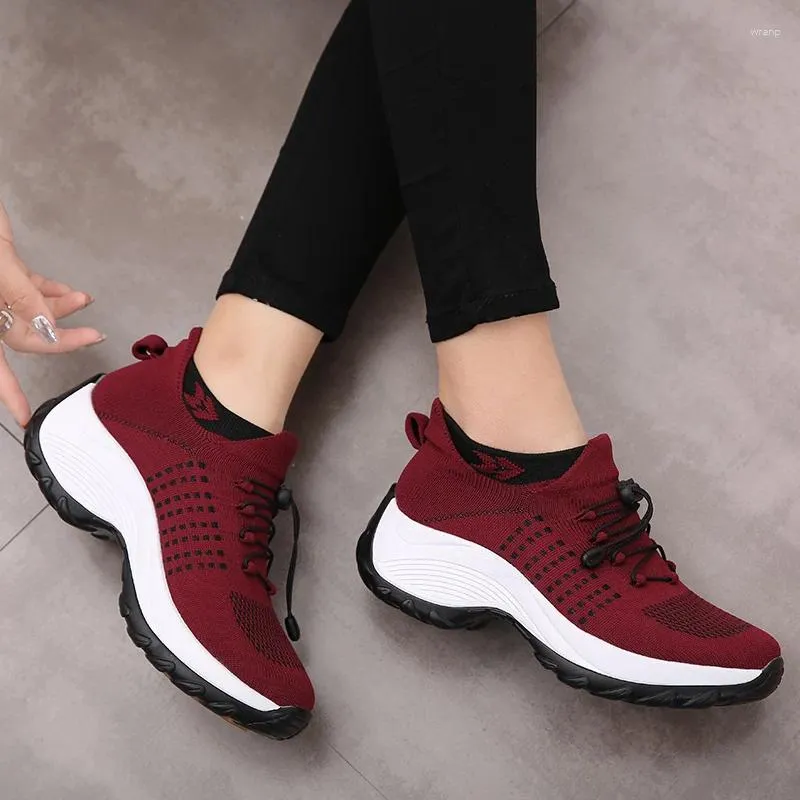 Scarpe da passeggio Tenis De Mujer Casual da donna Leggero Shake Fondo spesso Altezza crescente Calzature sportive Traspiranti