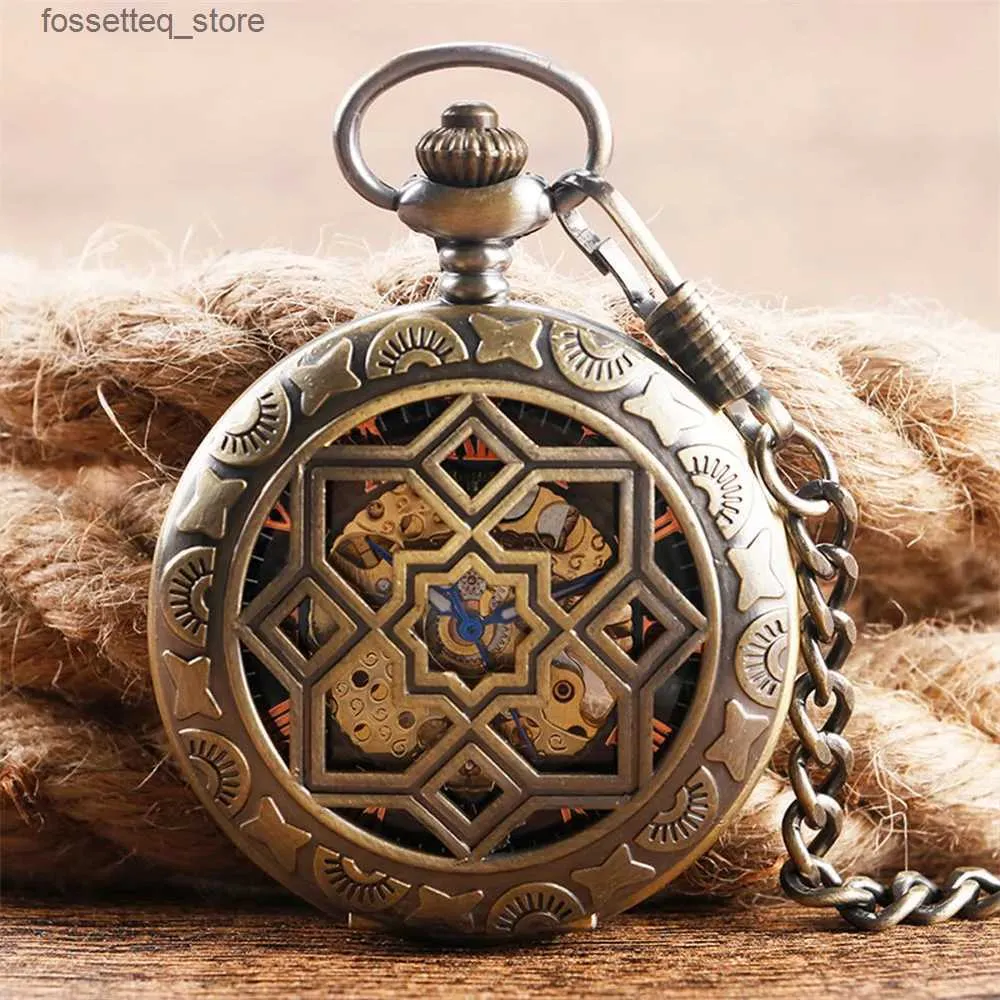 Pocket Watches Bronze Hollow Flower Mechanical Hand Winding Pocket Romerska siffror Display Antik Pendant Pocket Clock Male L240322