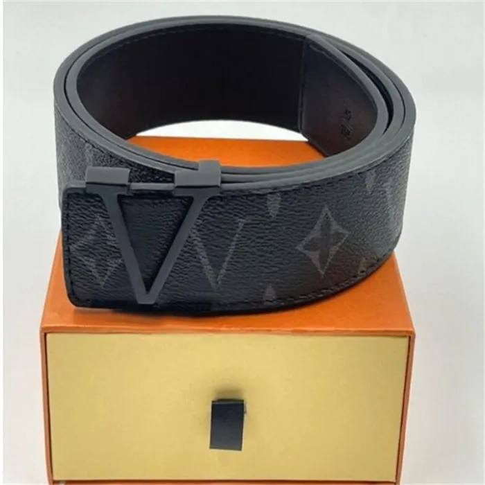 VINTAGE fashion belt  - In Original Box! GUCCI Equestrian Double Horse Head Buckle Leather Belt 70s  main image 2