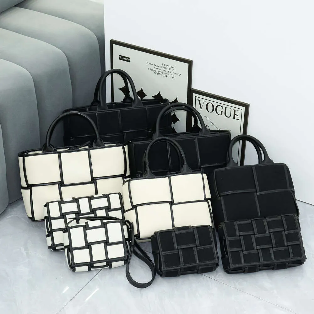 Shoulder Bags New Black and White Checkered Woven Bag Canvas Cowhide Small Square Fashion One Oblique Straddle for Women