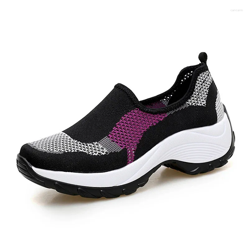 Sapatos casuais femininos malha respirável correndo confortável deslizamento em tênis para esportes ao ar livre cunha de secagem rápida calçados femininos