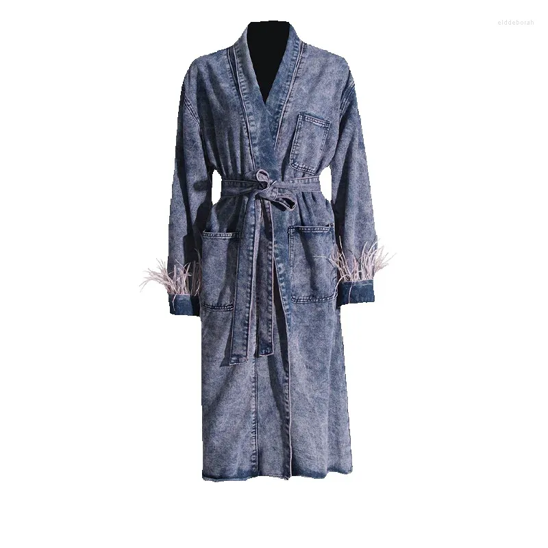 Giacche da donna Design Sense 2024 Cinturino in piuma di giunzione alla moda con chiusura in vita Cappotto di jeans sottile e lungo per le donne