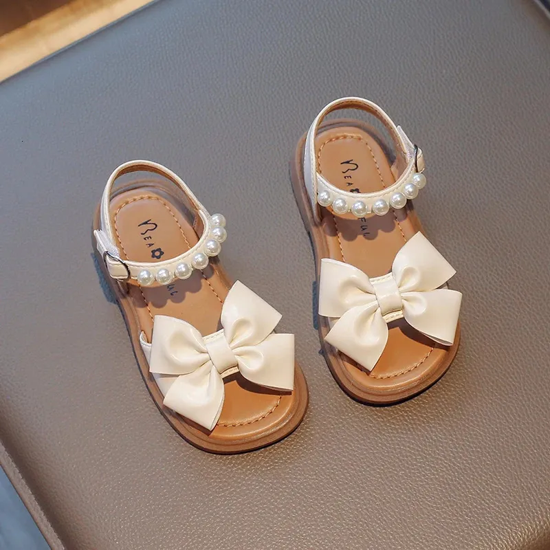 Barnskor Bow Pearls Open-Toe Summer Flats Kids Casual Girls Sandaler Non-Slip PU Simple Japanese Style For Dresses 240318