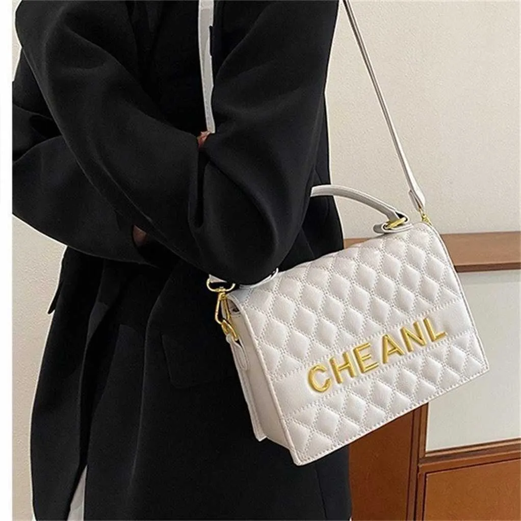 30% OFF Designer bag 2024 Handbags Lingge Embroidered Thread for Women Fashion Versatile Trendy One Shoulder Small Square Western Style Handheld Crossbody