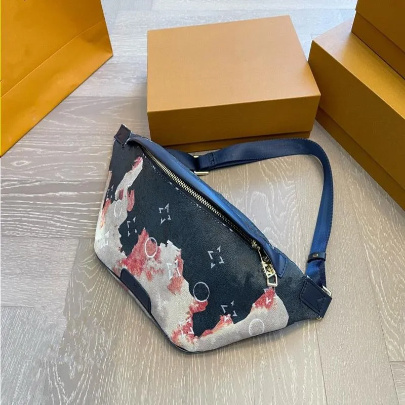 24SS Män och kvinnor General Luxury Designer Fanny Pack Chest Bag, New Crossbody Bag, Style of High-End Atmosphere Fashion, är definitivt PVDR