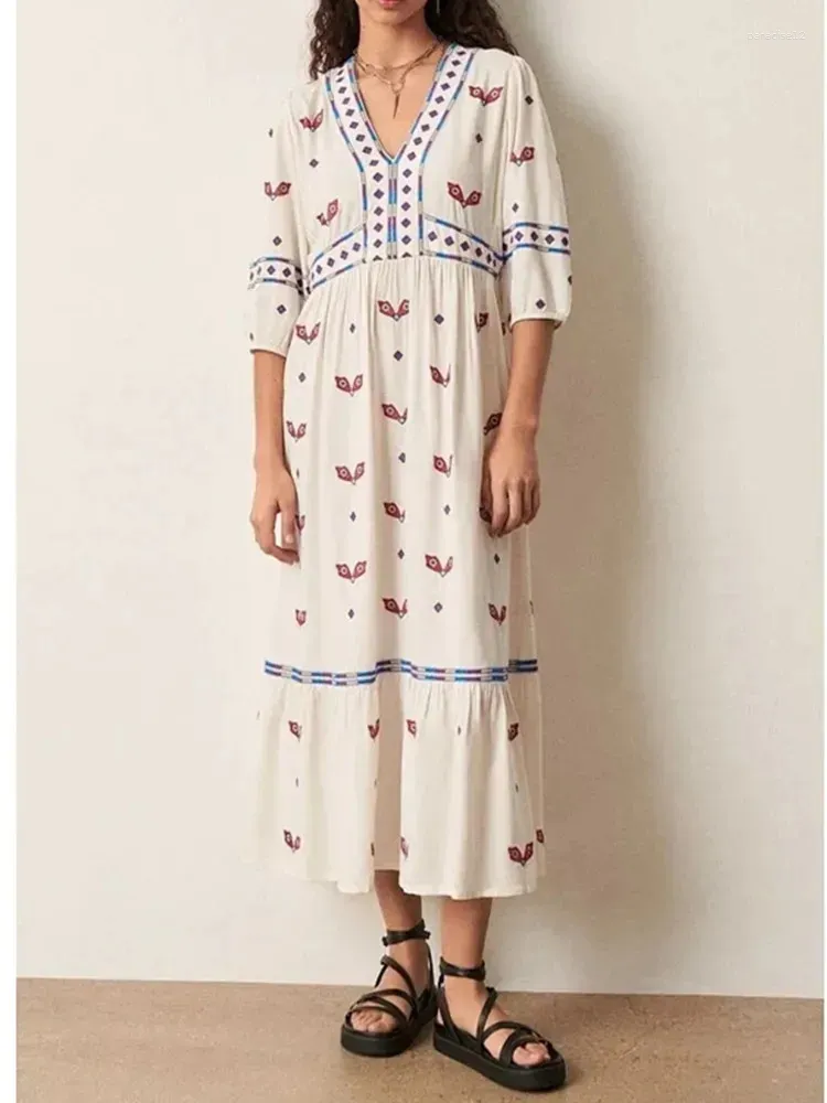 Partykleider Ausverkaufspreis Damen besticktes weißes Kleid mit offenem Rücken, V-Ausschnitt, hoher Taille, kurzen Ärmeln, Damenroben im Boho-Stil