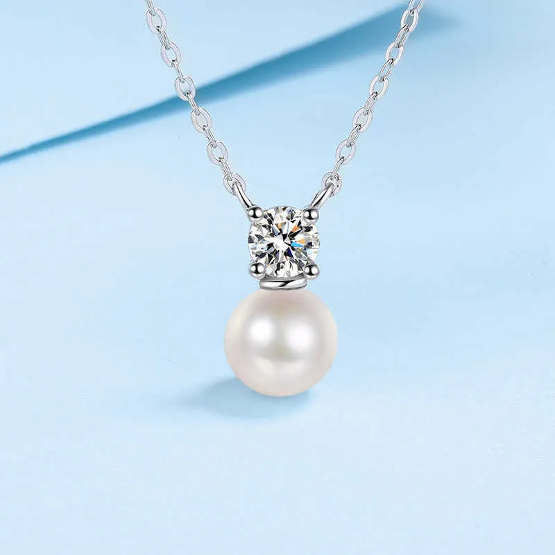 Fin smycken925 Sterling Silver White Gold Plated Women Necklace Wholesale Freshwater Pearl Chain 0,5ct Moissanite Pendant