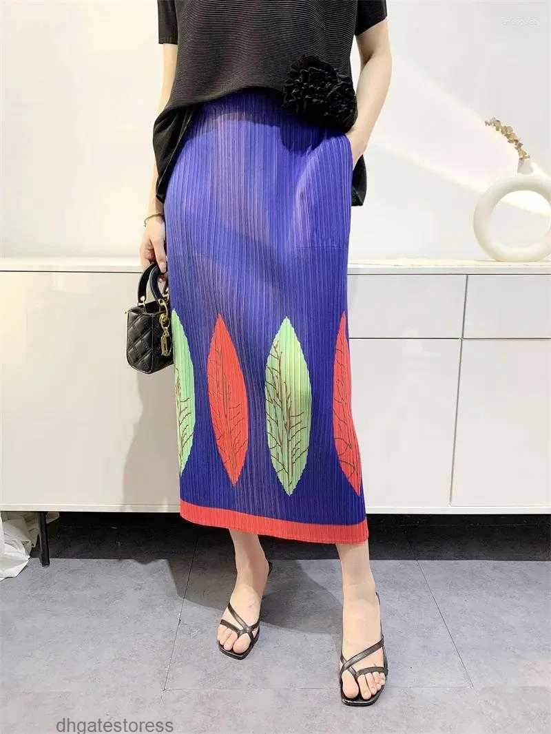 Skirts YUDX Miyake Pleated Womens Leaf Print Folds Summer 2024 Fashion Women Medium Length Temperament Casual Evening Half