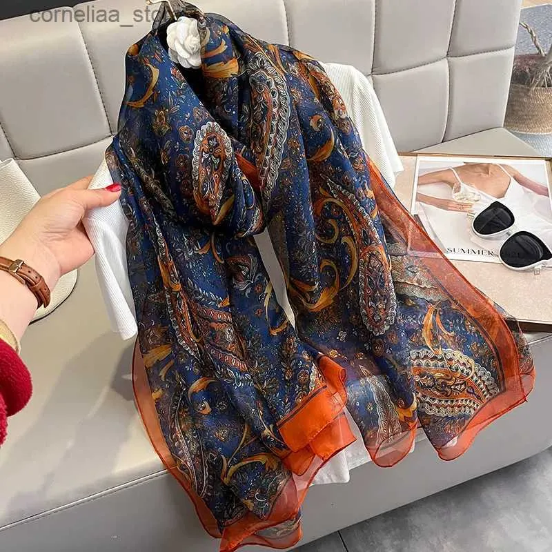 Bandanas Durag Bandanas Durag Nya 180x130cm sjalar Gift Par Style ljuddämpare Ny Silk Hijab Populär modell Summer Sunscreen Scarves Women Fashion Design Scarf Y2403
