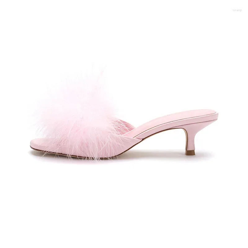 Buty kapcie dla kobiet 2024 Słodki różowy pluszowe obcasy Sandalia Peep Stop Sandał