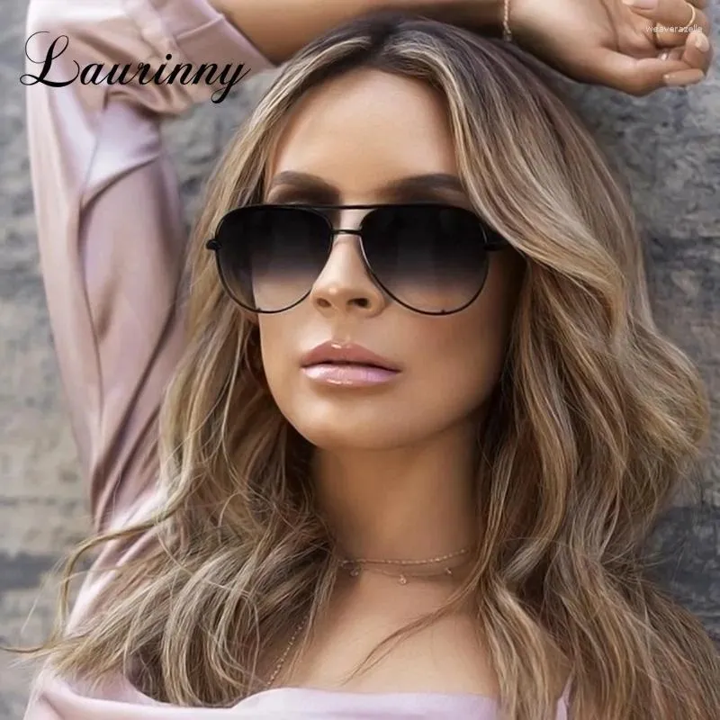 Occhiali da sole alla moda pilota vintage designer di marca da donna occhiali da spiaggia occhiali da uomo grandi occhiali da sole con montatura piatta in metallo UV400