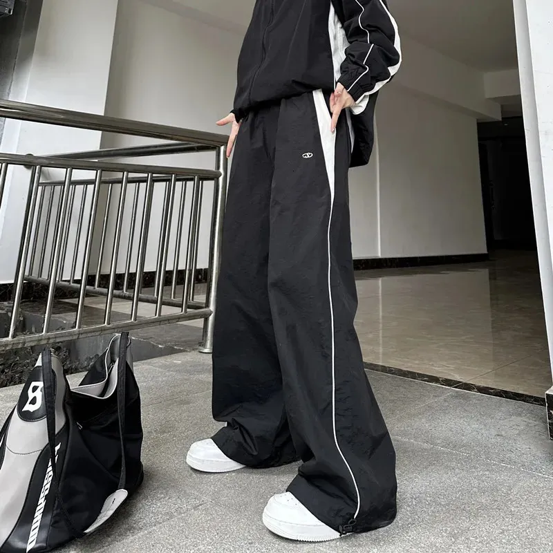 Womens casual jogging pants fashionable street clothing oversized sports wide leg pants hip-hop Y2k sports pants high waisted pocket pants 240325