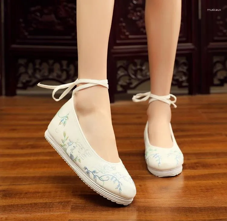 Casual Shoes Summer Chinese Beijing Cloth Women's Ancient Embroidered Lace Strap Canvas Ballet Flats Women