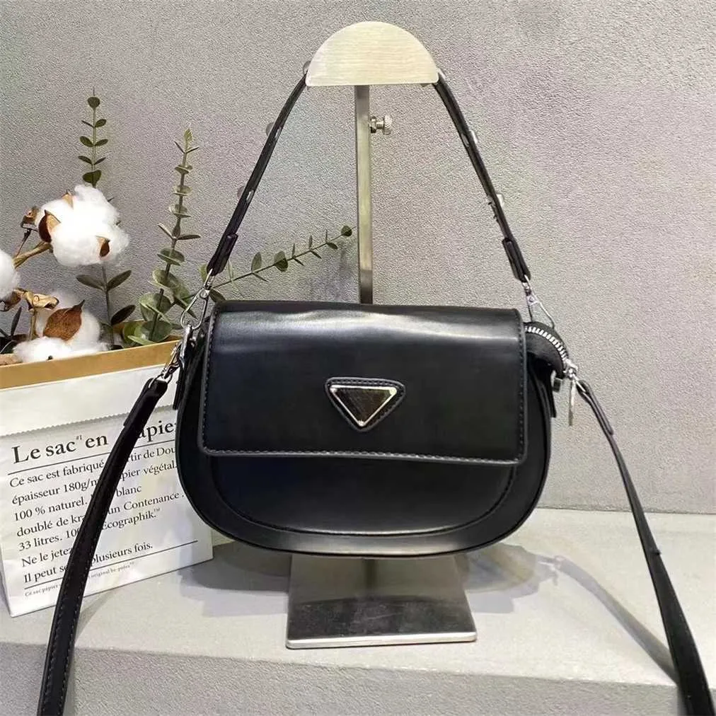 22% OFF Designer bag 2024 Handbags French Style Saddle Fashion Womens Small One Shoulder Handheld Fashion Commuting Underarm