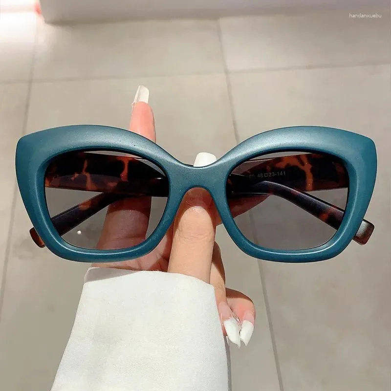 نظارة شمسية Cat's Eye Matte Garge Grade Grady Women Fashion Massioner Designer Sun Visors Wholesale Vintage Glasses