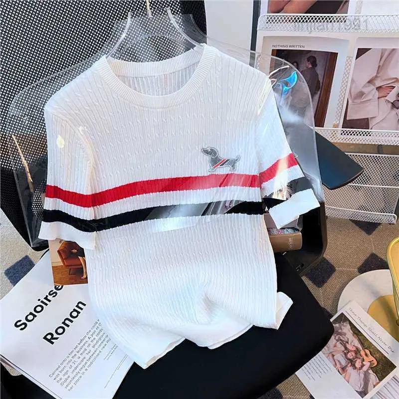 2024 Été Nouveau TB Stripe Couleur Blocking Front Dog Dog Broidery Pâte Fried Twists Slim Ice Silk Silk Sleeve Knitwear