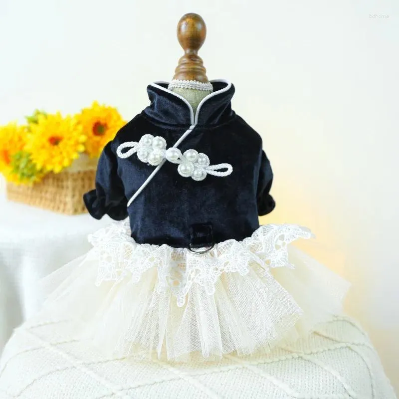 Vêtements pour chiens Robe en maille de dentelle Petits vêtements Conception de perles artificielles Vêtements de princesse Boucle de traction Costume de fête de chat Produits pour animaux de compagnie