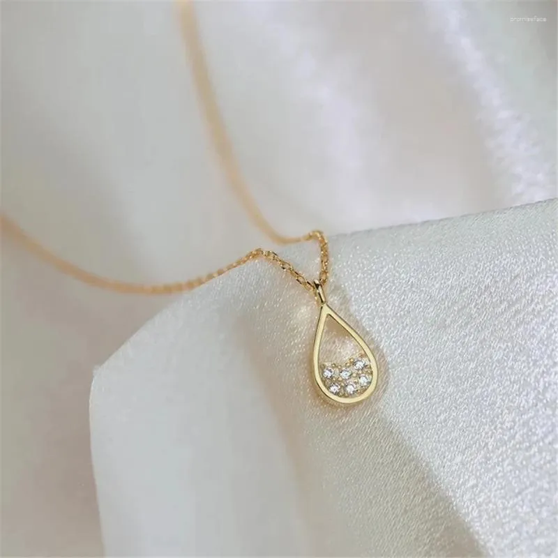 Pendentif Colliers Simple Tempérament Clavicule Chaîne 925 Sterling Argent Brillant Zircon Géométrie Goutte D'eau Collier Femme Collier Cadeau