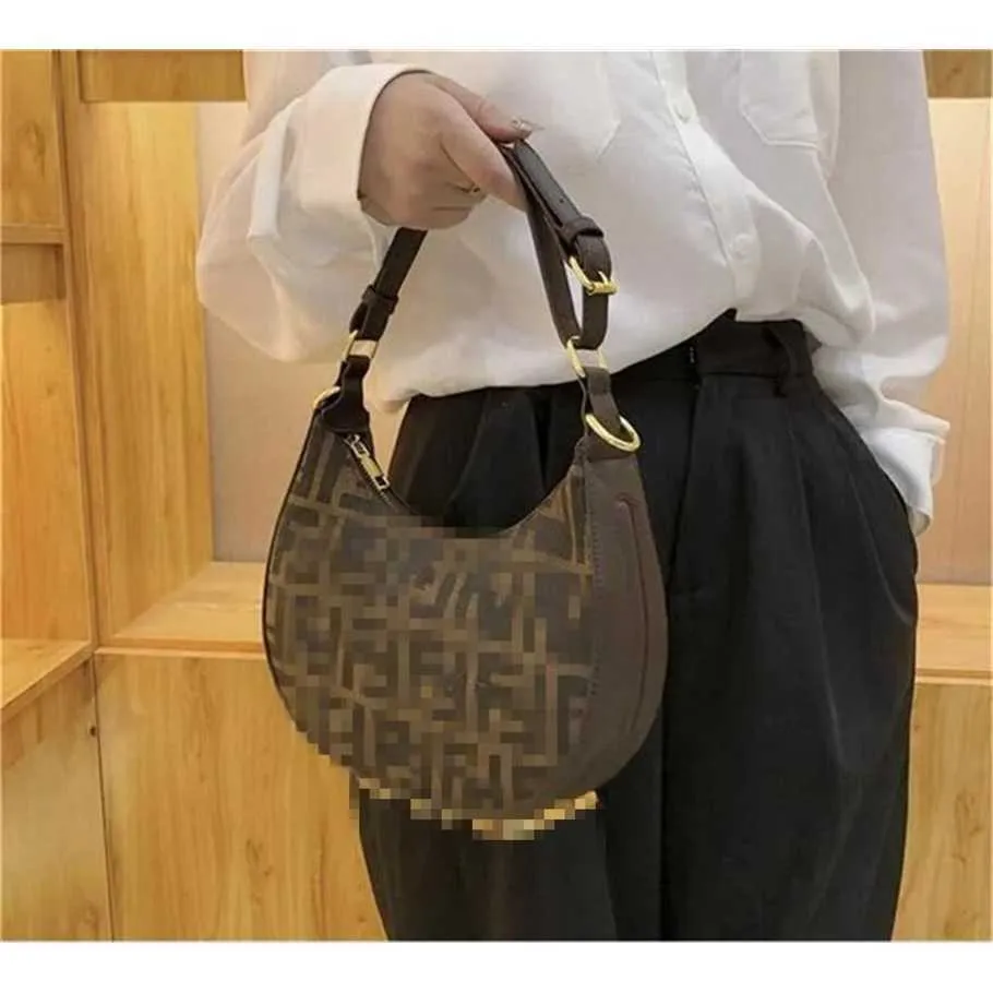 Chaîne en métal de bandoulière de richesse classique pour femmes avec carte et sac à dos portable de poche cachée AA0BD0Q 70% de réduction sur les ventes en ligne