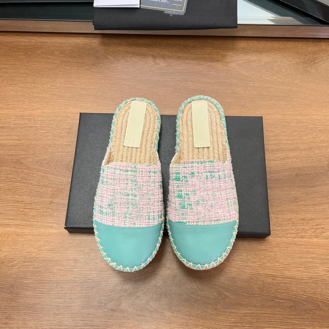 Projektanści Letni kapcie dla kobiet 2024 Nowe sandały plażowe kolorowe modne luksusowe buty platformy Rozmiar 34-42 Dostępne buty rybaka z pudełkiem