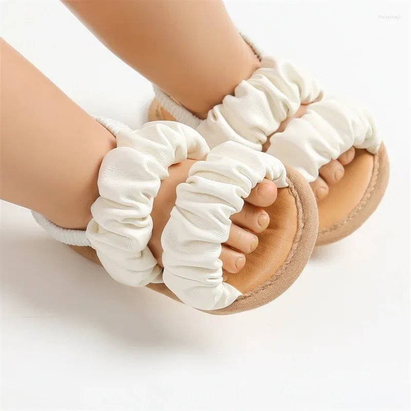 Sandálias infantis para bebês meninas fofas antiderrapantes sola macia sapatos de princesa praia chinelo criança primeiros caminhantes