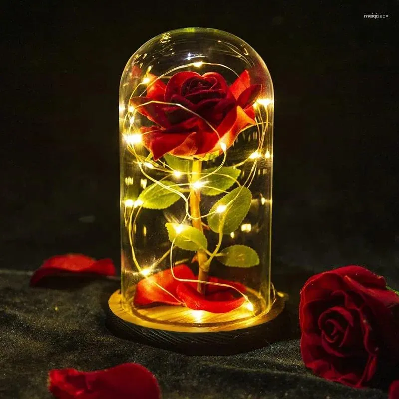 الزهور الزخرفية المحفوظة زهرة الورد في قبة زجاجية أبدية مع LED LED رومانسي عيد الحب عيد ميلاد هدية عيد الميلاد