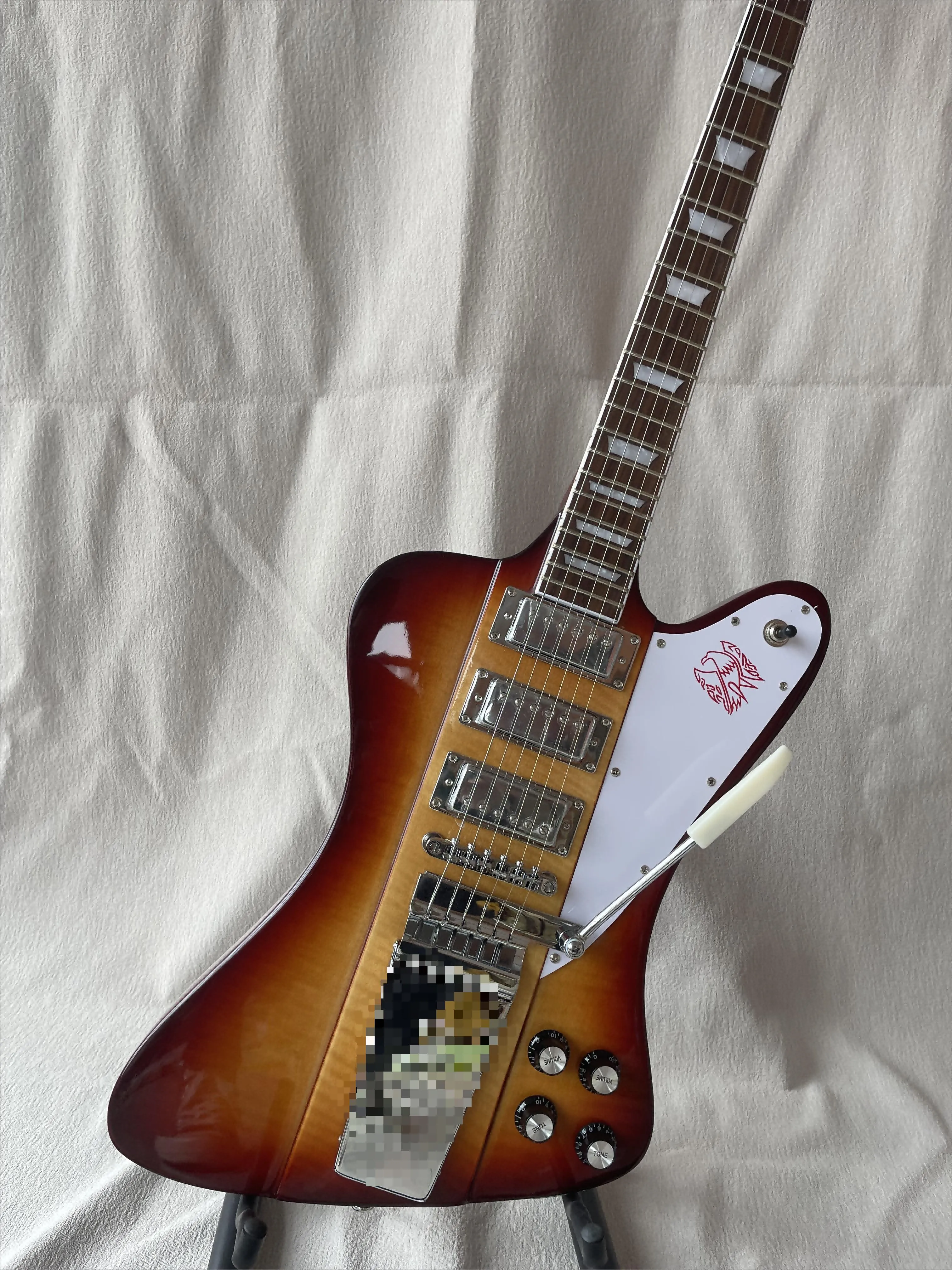 Gitara elektryczna, trzy pickupy teledetekcyjne vibrato vintage sunburst