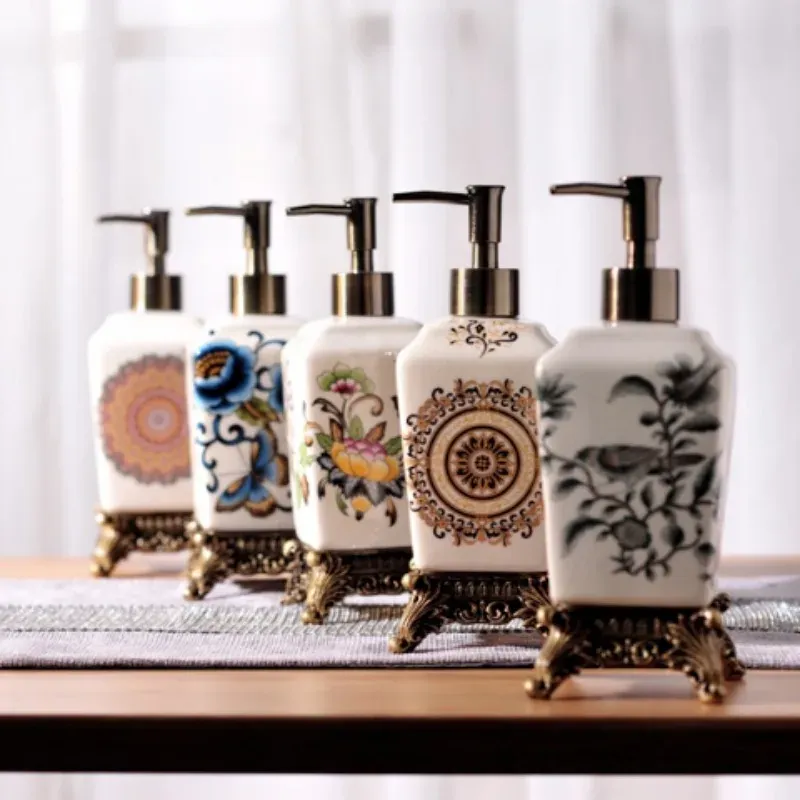 Dispensers Chinese stijl keramische lotionfles Vintage draagbare lotionshampoo Waterbottelen Huishoudelijke zeepdispenser Badkameraccessoires