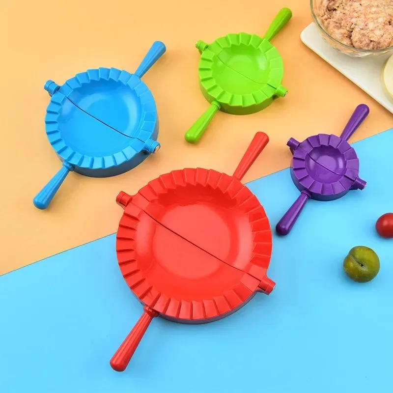 NICE 3Pcs/Set 7CM/8CM/10CM Kitchen Dumpling Mold Plastic Dough Ravioli Mold Pastry Tools I.1237572193
