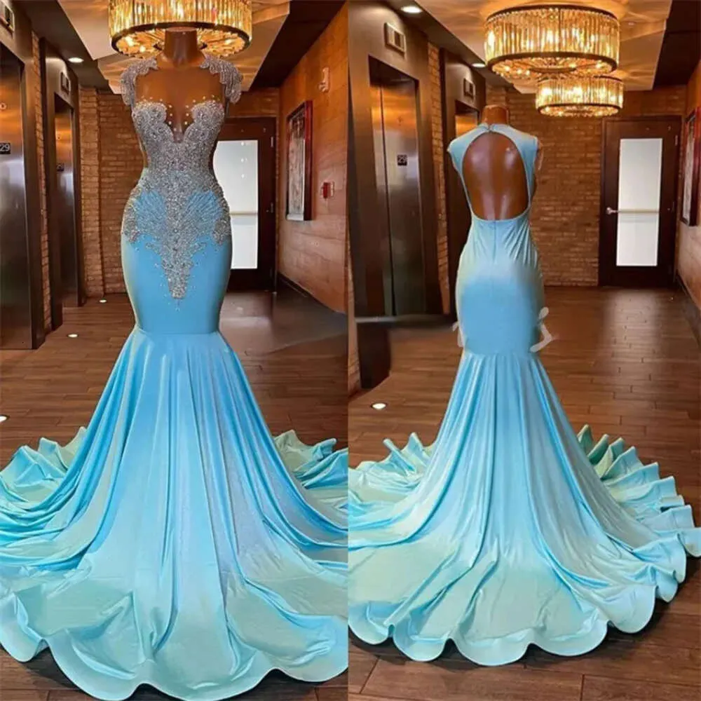 Svart Sparkly Girls Prom Sexig Sheer Top Diamond Light Blue African Evening Gowns Open Back Formal Party Dress 2024 Elegant Birthday Vestios de Fiesta