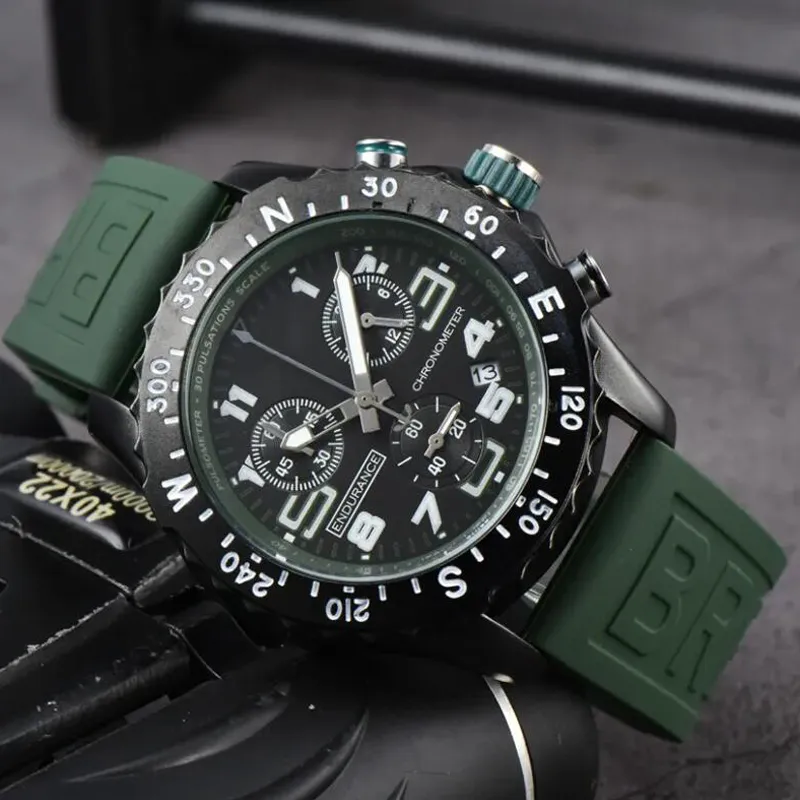 Mens Watch Quartz Endurance Pro Avenger Chronograph 44mm 시계 다중 색상 고무 남성 디자이너 시계 고품질 유리 손목 시계