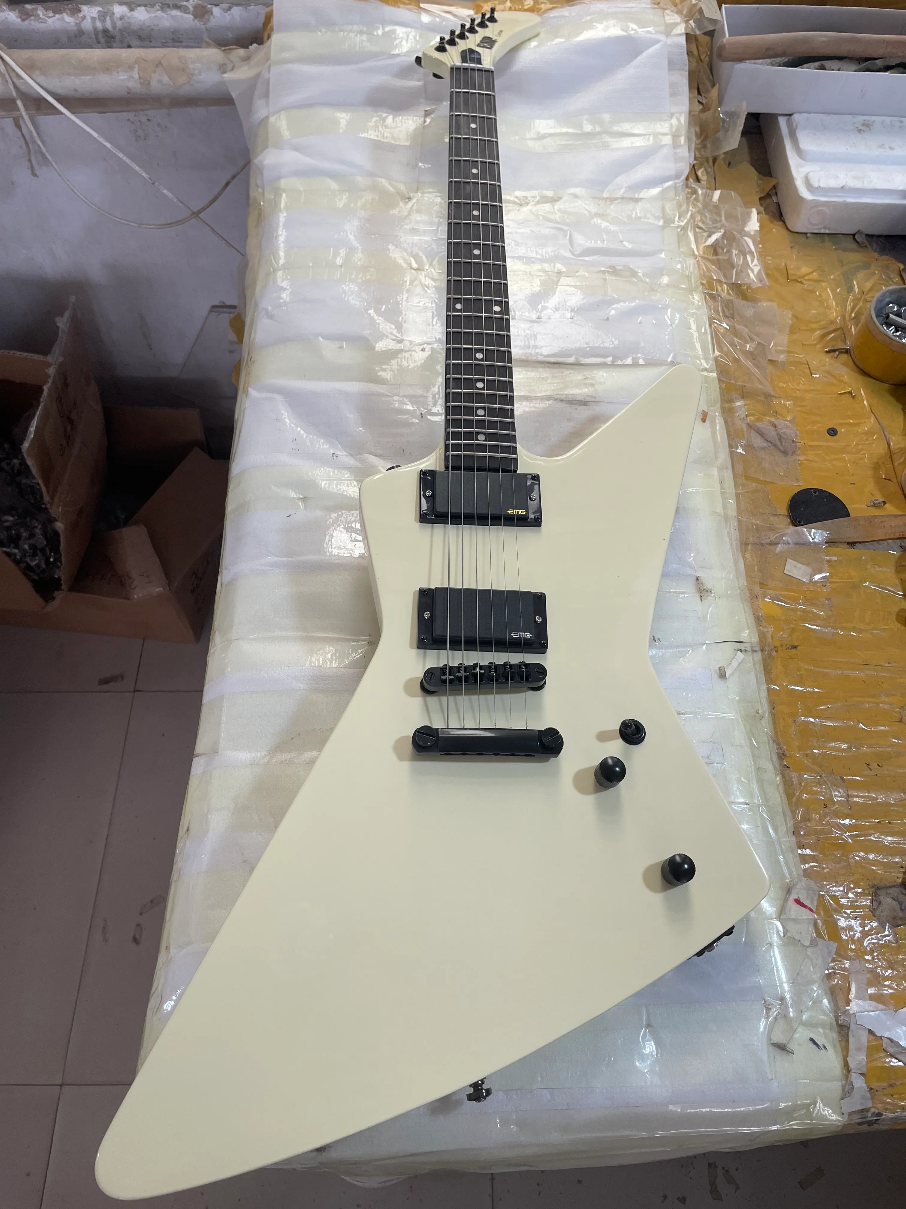 Särskild anpassad sällsynt tunga metalliska James Hetfield MX-220 Electric Guitar