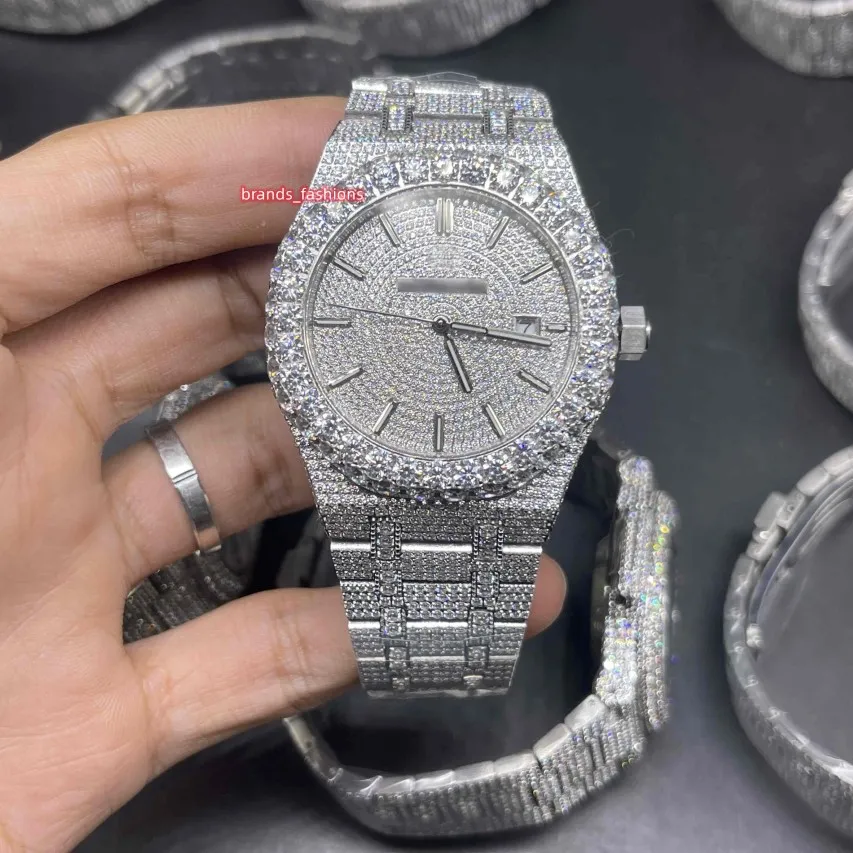 La dernière montre hip hop pour hommes en 2023, grande lunette en diamant, montre brillante galvanisée de qualité supérieure, diamants CZ, plein diamant, fac188n