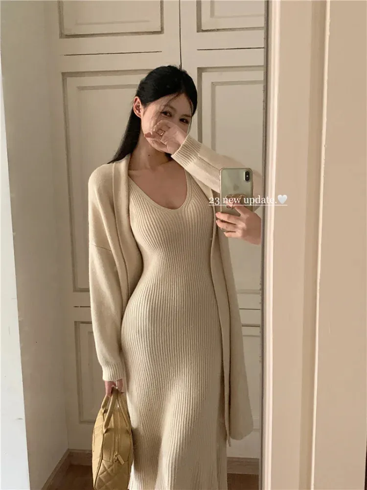 FallWinter Fashion Lazy Wind Vintage Two Piece Knitted Dress Sets Temperament Sweater Cardigan Jacket Halter Outfits 240323