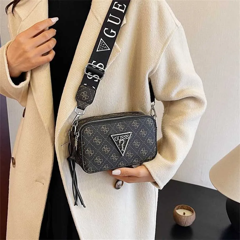 Netizen New Letter Womens Square Crossbody Câmera minimalista com 70% de desconto em vendas on-line