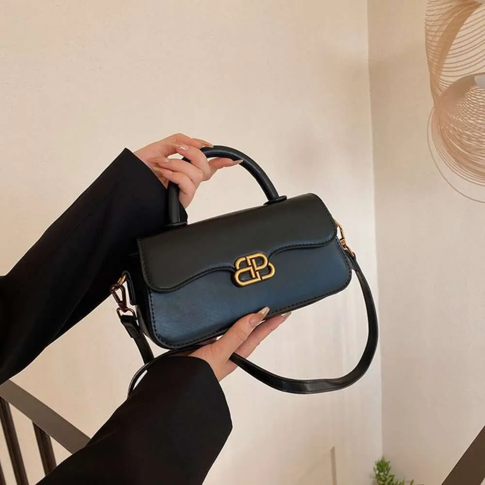 Дизайнер сумок продает популярные брендовые сумки, новая стильная портативная сумка с легкими роскошными уникальными модными плечами