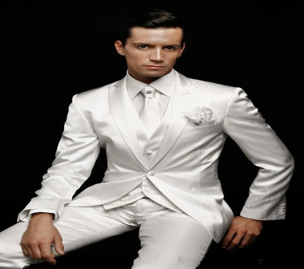 2016 White Slim Fit Groom Tuxedos Peak Lapel Man Suits Ivory GroomsmanBridegroom WeddingProm Suits JacketpantsTievest2450795