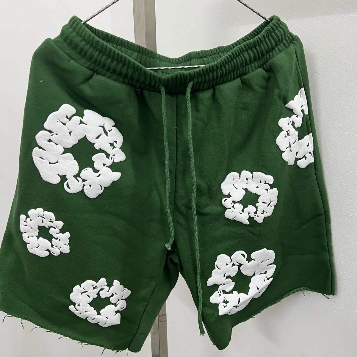 Shorts masculinos Designer de homens Floral Graphic Harajuku Mulher de grande tamanho casual Streetwear Fashion Letter Loose Pants Short L6