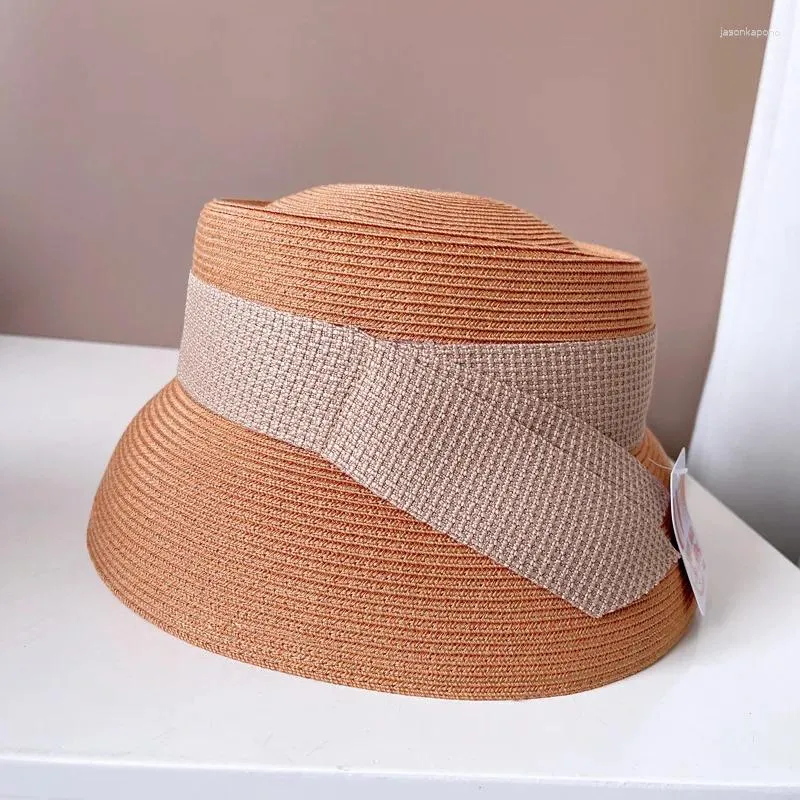 Berets 202404-24-xx ins Chic Japan Grace Summer Hepburn Lamp Shade Grass Mała Elegancka Elegancka Lady Bucket Cap Hat