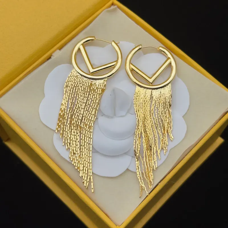 Lange kwast oorringen gouden hoepels merk Letters Earring Dangler designer oorbellen dames sieraden Elegante bruiloft oorbellen met doos Orecchini