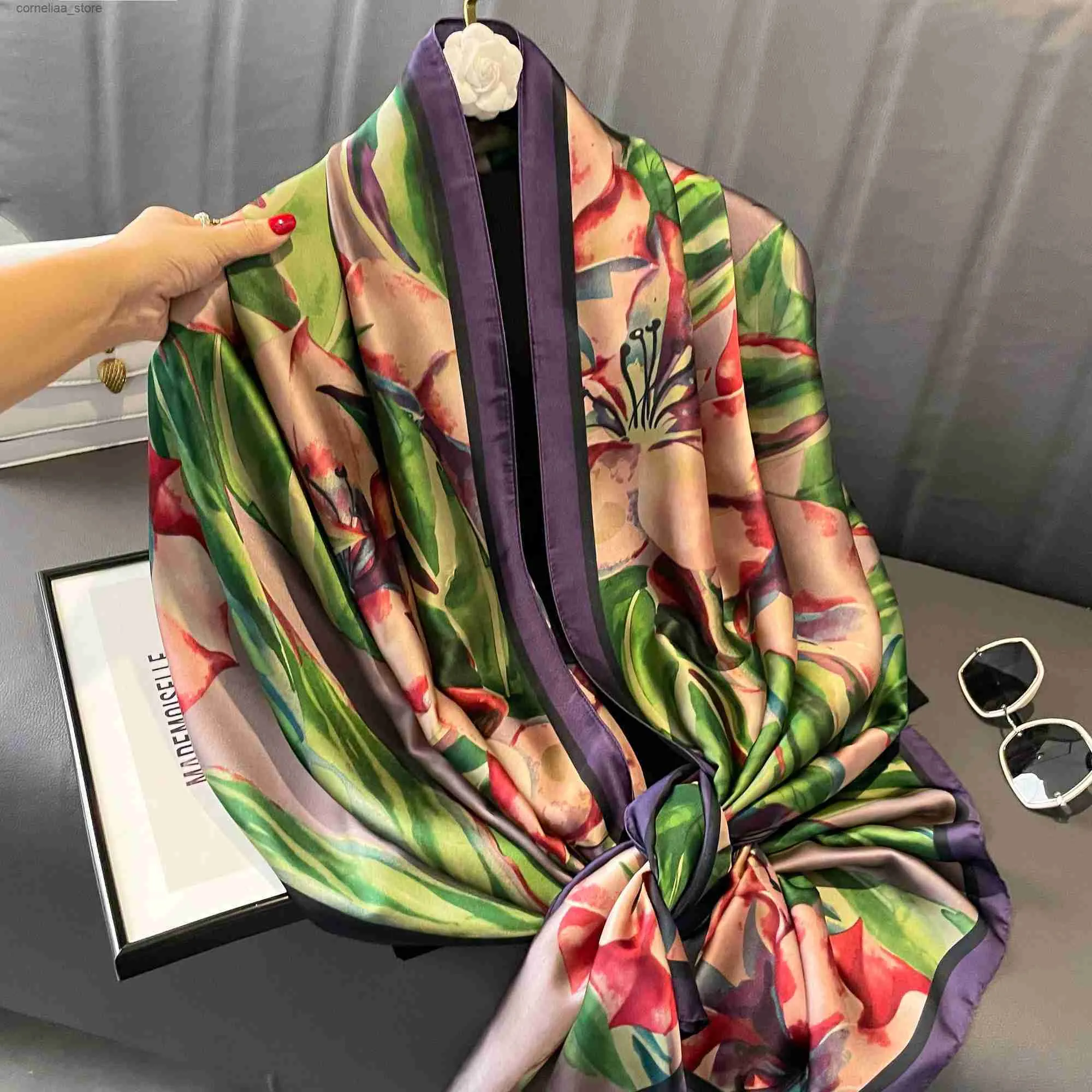 Банданы Durag Банданы Durag 2023 Новый искусственный шелковый шарф с принтом для женщин, осенне-зимний теплый шарф, модная и модная шаль в иностранном стиле Y2403