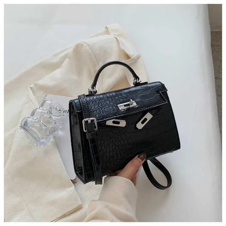 Advanced sense small number of commuting handbags women`s new autumn and winter fashion all-around one-shoulder messenger bag for work 75% Cheap Outlet wholesale