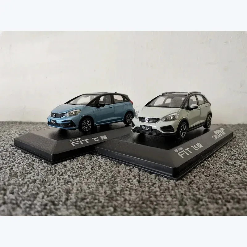 Diecast 1 43 Scale Honda FIT CROSSTAR Chaoyue MAX Car Model Toy Vehicle Collection Souvenir Display Fan Gift for Kids Children 240314