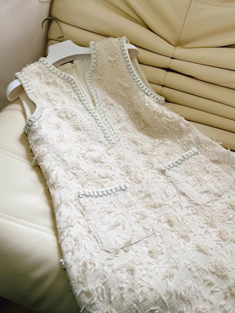 Spring Ivory Solid Color Panelled Beading Tweed Dress Sleeveless V-neck Short Casual Dresses A4M251030