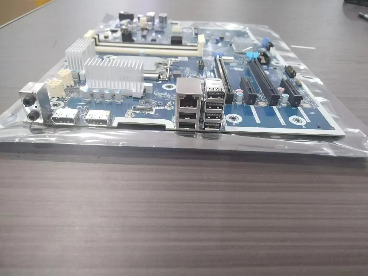 DHgate.com:HP Z2 G9 TWR Workstation Motherboard M81625-002 DHgate.com:HP Z2 G9 TWR Workstation Motherboard M81625-002