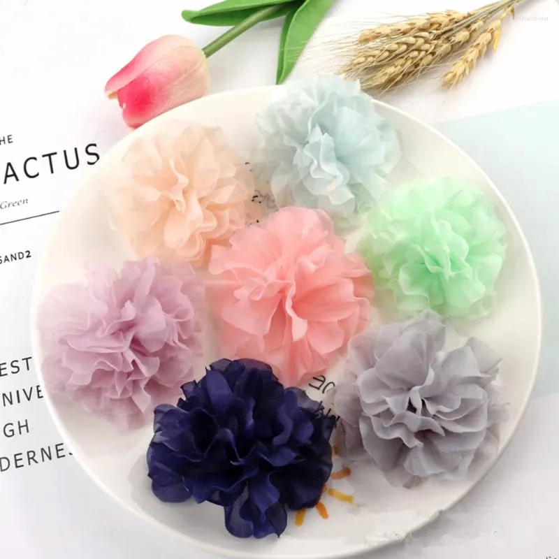 装飾的な花10pcs/lot 6.5cm手作り3Dオーガンザシフォンファブリック人工偽のバラの花のドレス帽子ヘッドバンドブローチDIY