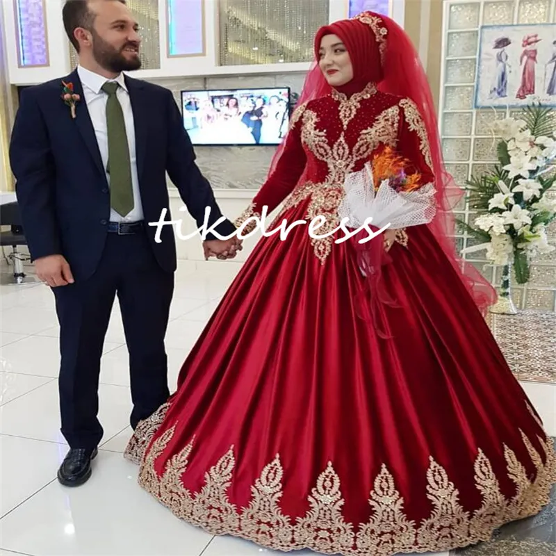 Vintage Medieval Red Kaftan Wedding Dresses 2024 High Neck Turkish Muslim Islamic Country Bridal Dress Long Sleeve Beaded Appliques Lace Dubai Bride Dress Gothic